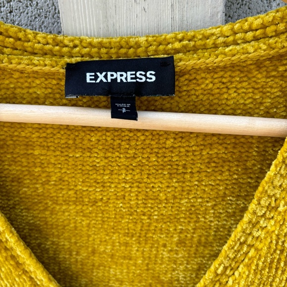 Express Gold Sweater - Picture 3 of 4